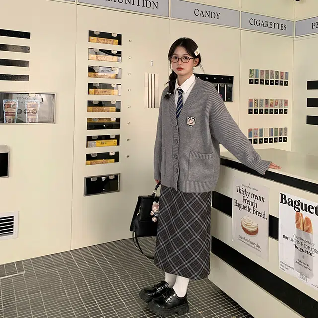 东鲸岁时记 学院风格纹松弛感通勤休闲长裙 女款 黑灰长裙