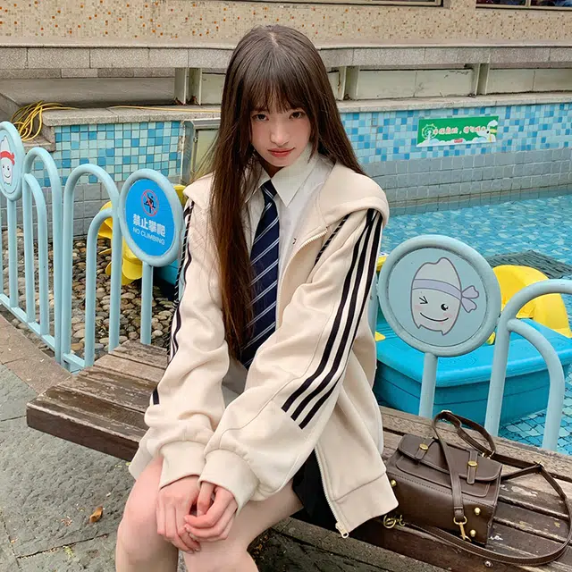 东鲸岁时记 学院风宽松条纹长袖外套纯色休闲短裙卫衣套装 女款