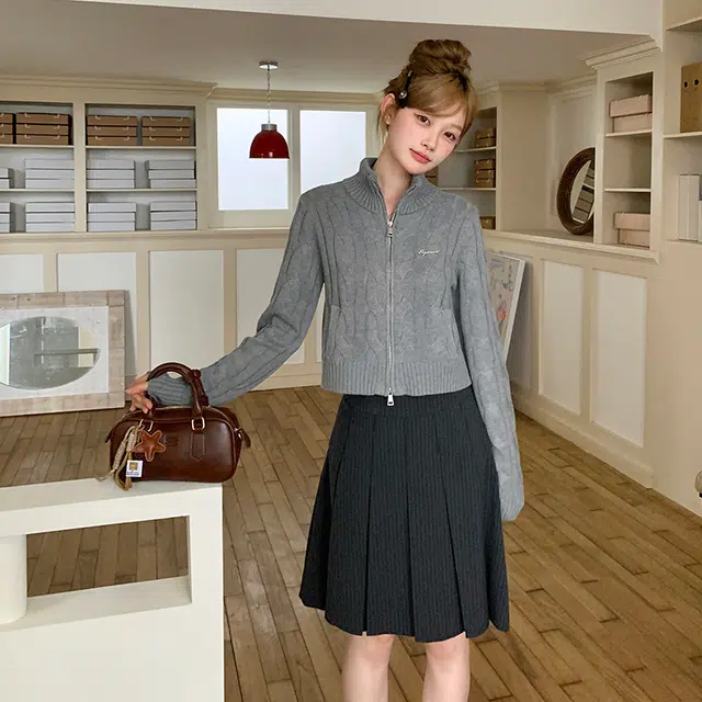 东鲸岁时记 开学季慵懒风可爱温柔甜妹保暖柔软舒适穿搭甜美日常休闲纯色麻花双拉链外套毕业季针织衫 女款 礼盒装