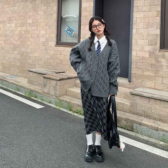 东鲸岁时记 学院风格纹松弛感通勤休闲长裙 女款 黑灰长裙