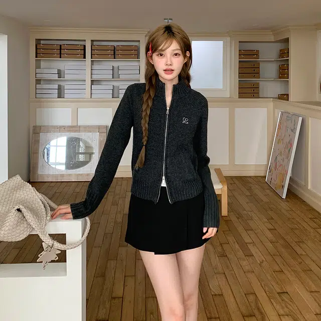 东鲸岁时记 开学季慵懒风复古可爱温柔甜妹保暖柔软舒适穿搭甜美日常休闲纯色刺绣外套毕业季针织衫 女款 礼盒装