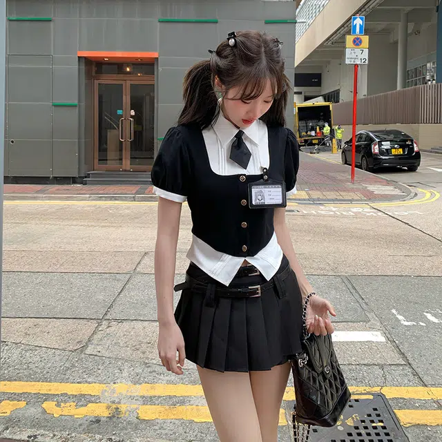 东鲸岁时记 美式学院风拼色气质上衣尖领假两件收腰短袖衬衫 春夏季 女款 礼盒装 假日来信