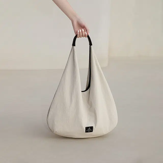 妙迪 通勤系列时尚潮流百搭纯色高级双面豹纹可用一包两背超轻便柔软大容量腋下三角托特包 织物 单肩包 常规 女款 椰青灰