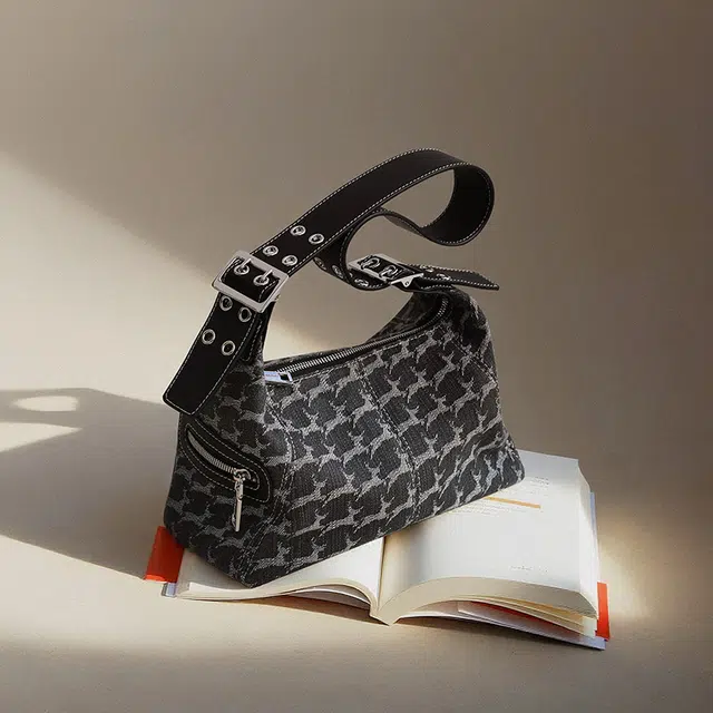 妙迪 复古机车牛仔包设计感腋下托特包 织物 单肩包 常规 女款 丹宁黑