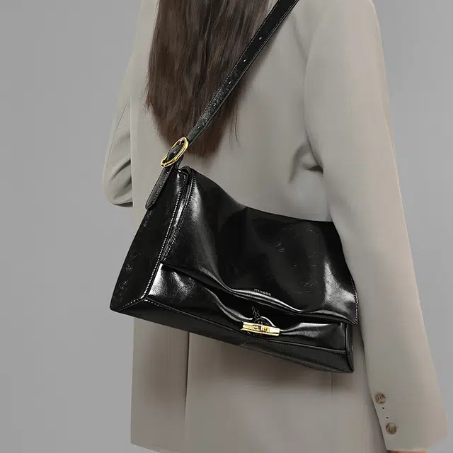 妙迪 新款时尚高级感 牛皮合成革 腋下包斜挎包单肩包 常规 女款 黑色