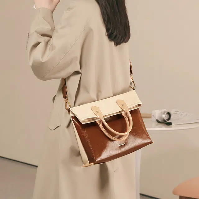 妙迪 高级感拼接撞色大容量时尚百搭简约通勤 柔软牛皮 一包三用 托特包手提单肩斜挎包 常规 女款 拿铁千层雪