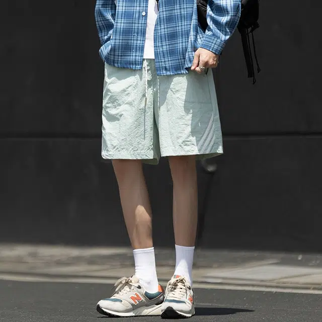 星际者 侧边条纹图案设计潮流个性时尚百搭出门通勤休闲短裤 男女同款