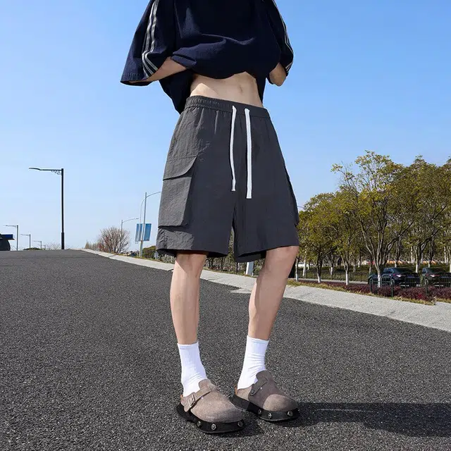 星际者 百搭舒适透气清凉降温纯色基础版出门通勤休闲短裤 男女同款