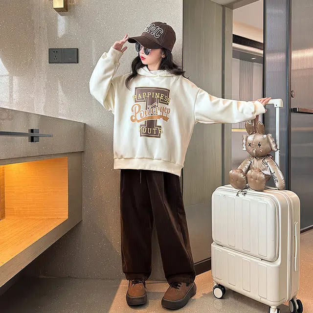 FW23