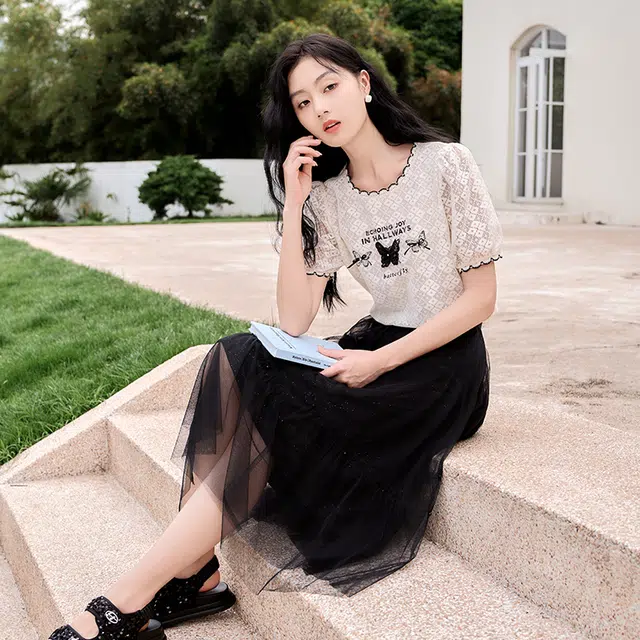 XIANGYING T