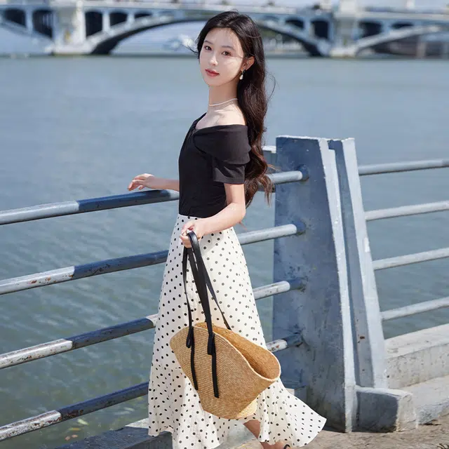 XIANGYING T