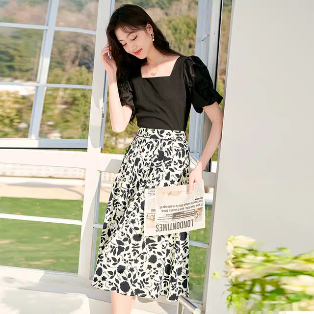 XIANGYING T