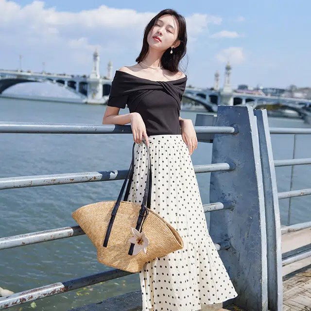 XIANGYING T