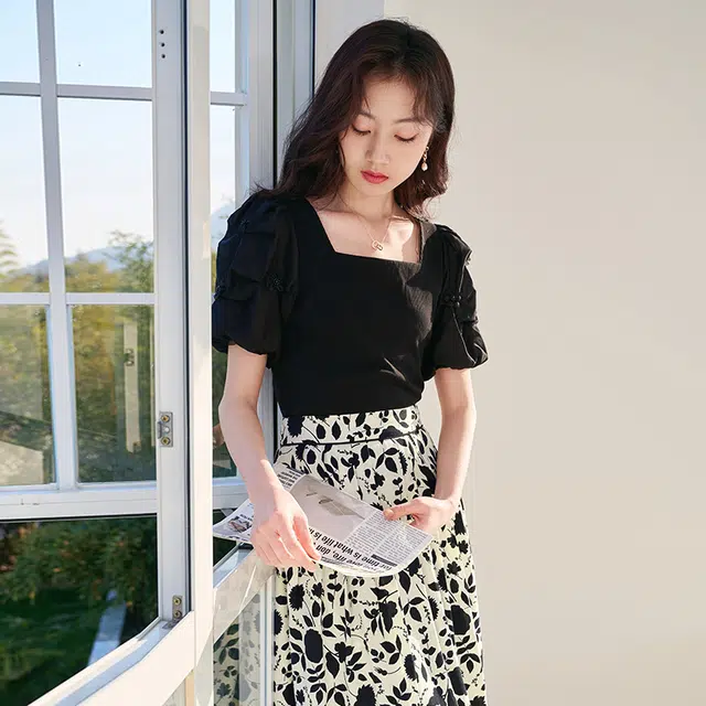 XIANGYING T