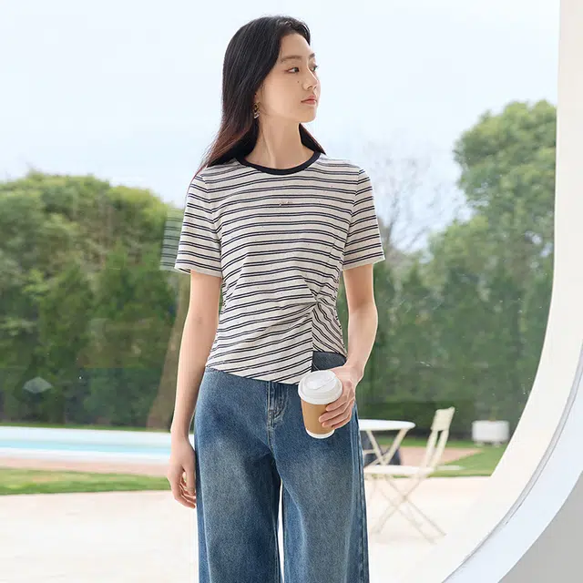 XIANGYING T