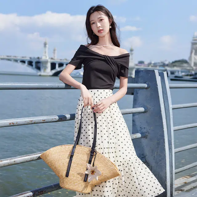 XIANGYING T