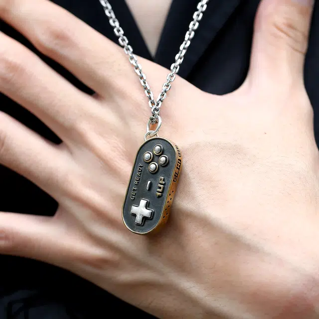 925