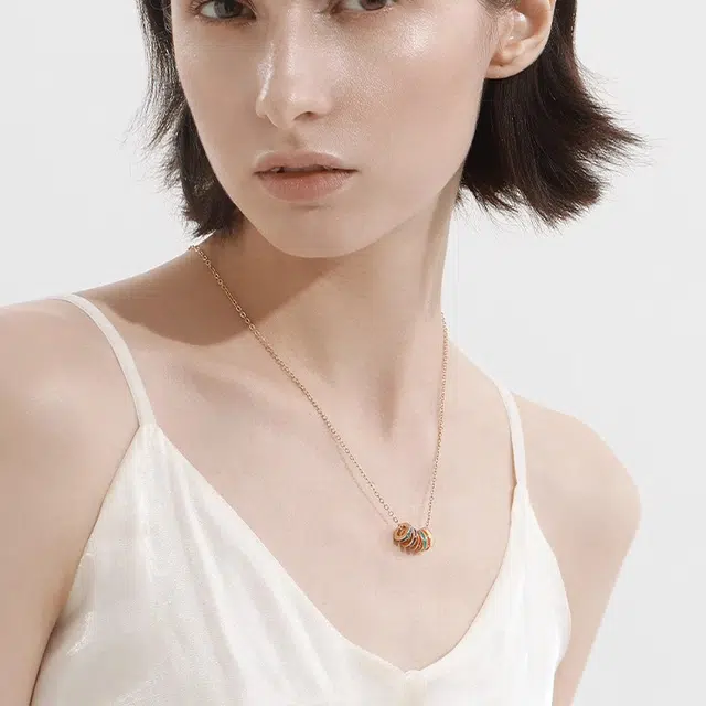 阡陌 彩虹圈锁骨链 轻奢精致日韩甜美风 气质优雅甜美可爱少女感 森系小众设计 女友闺蜜节日礼盒 合金 项链 女款