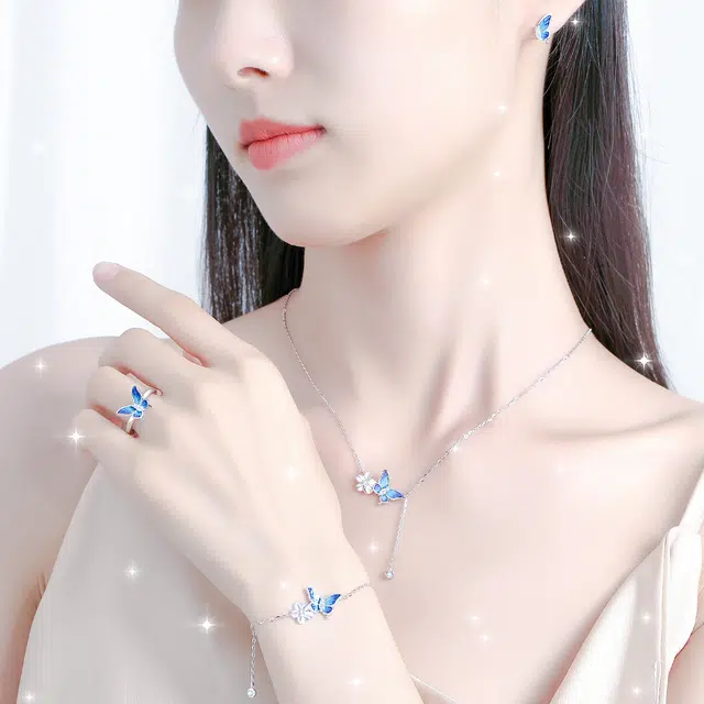S925