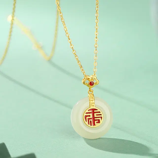 阡陌 福牌祥云平安扣 招财纳福万事顺遂 国风元素平安扣 精致简约时尚 气质优雅高级 母亲女友新年#好运礼盒 玉髓 项链 女款