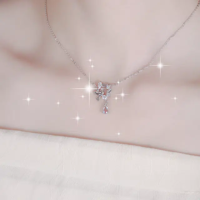 925