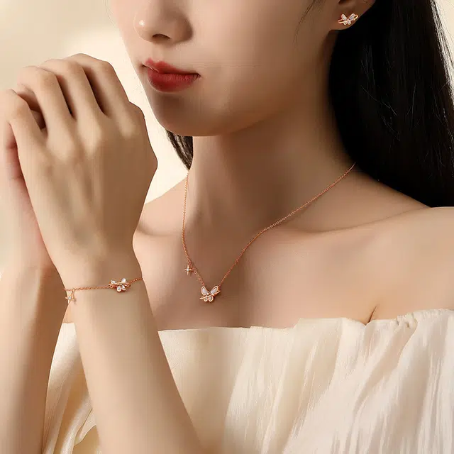 S925