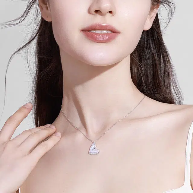 阡陌  流光爱心项链锁骨链 轻奢精致日韩甜美风 气质优雅甜美可爱少女感 森系小众设计 女友闺蜜节日礼盒 锆石 项链 女款