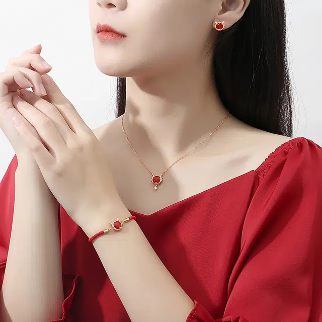S925