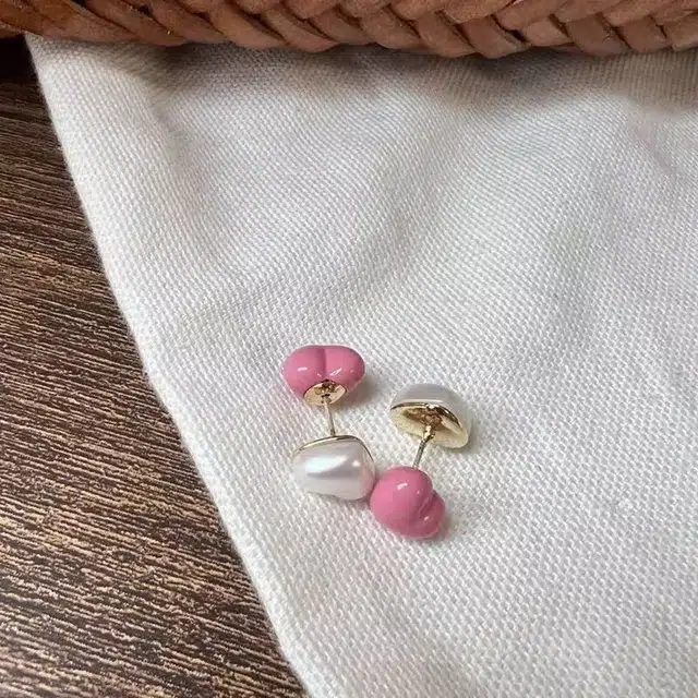 阡陌 粉色双面爱心 时尚甜美高级设计感 网红同款 仿珍珠 耳钉 女款