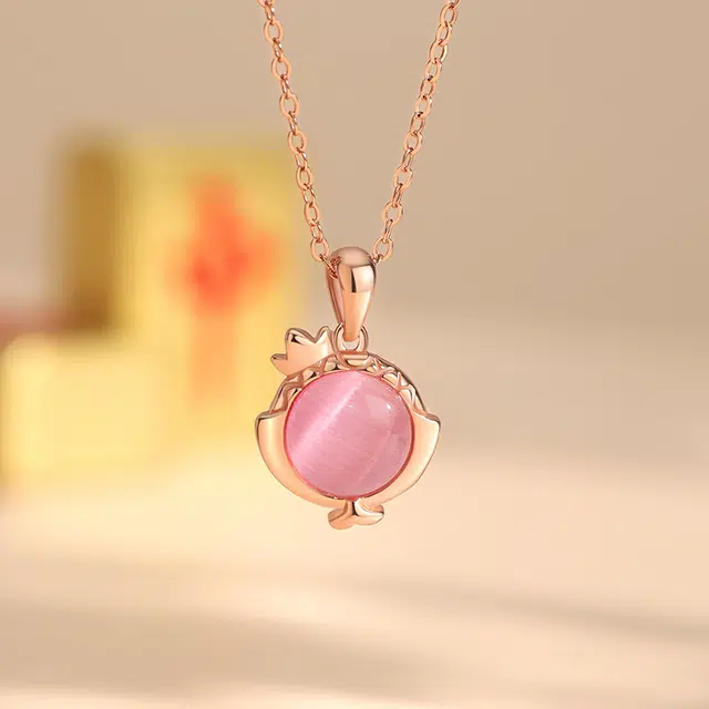 925