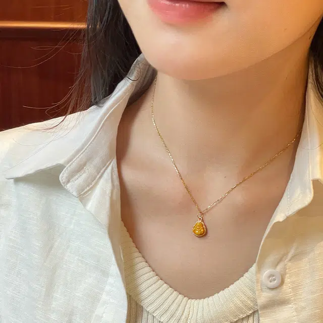 琳琯瑛 新中式国风小众设计 高级感轻奢气质佛公吊坠锁骨链 蜜蜡 项链 女款