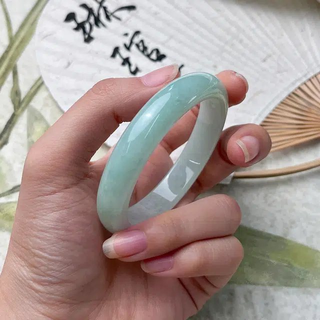 琳琯瑛 飘花玉镯子女款孤品 糯冰 翡翠手镯 女款