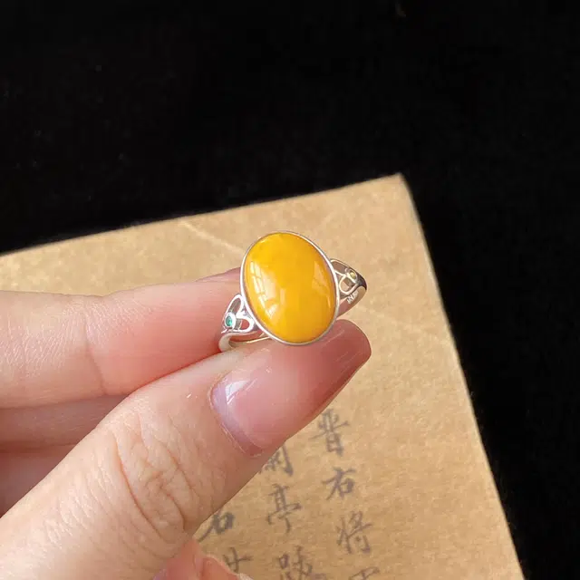 琳琯瑛 新中式国风小众设计款气质法式蛋形 蜜蜡 戒指 女款