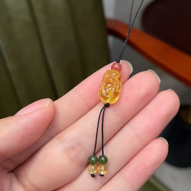 琳琯瑛 新中式国风小众设计高级感轻奢气质金珀招财貔貅钥匙扣背包饰品 琥珀 挂件 男女同款情侣款