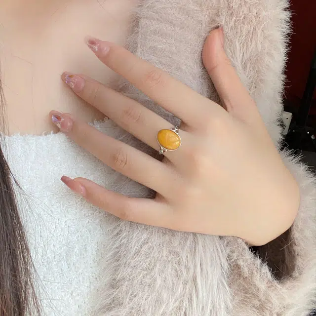 琳琯瑛 新中式国风小众设计款气质法式蛋形 蜜蜡 戒指 女款