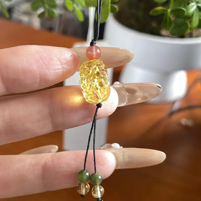 琳琯瑛 新中式国风小众设计高级感轻奢气质金珀招财貔貅钥匙扣背包饰品 琥珀 挂件 男女同款情侣款