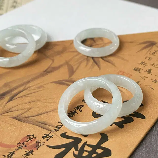 琳琯瑛新中式国风翡翠素圈指环豆种圆形闭环戒指男女同款扳指简约时尚