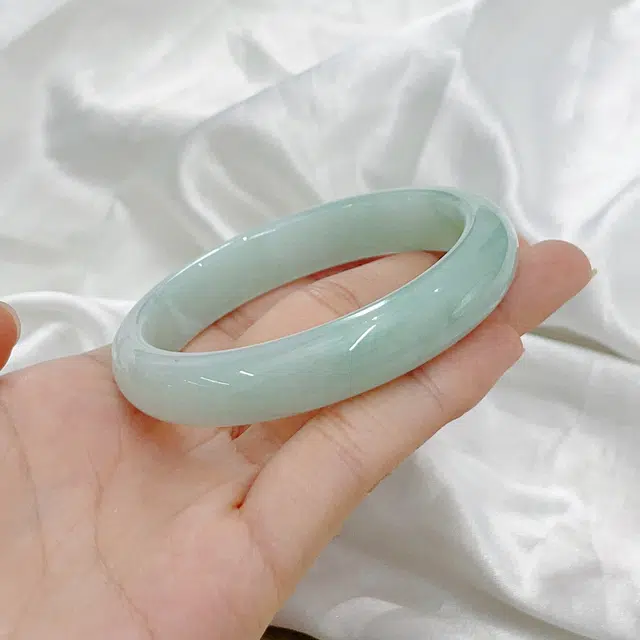 琳琯瑛 飘花玉镯子女款孤品 糯冰 翡翠手镯 女款