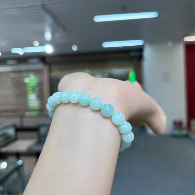 琳琯瑛 素圈本命年转运珠水润 糯种 圆珠翡翠手串 女款