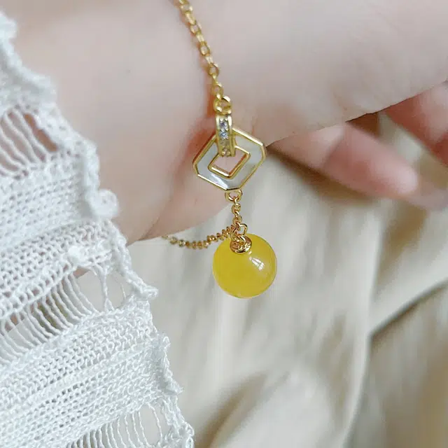 琳琯瑛 少女风国风 圆珠贝壳款 蜜蜡 玉石手链 女款 琥珀蜜蜡