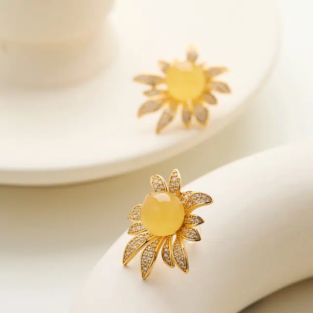 琳琯瑛 新中式宫廷风太阳花一对新品小众设计别致新品 琥珀蜜蜡 耳钉 女款 礼物