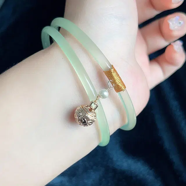 琳琯瑛 祥纹春水绿叮当镯一对带可爱铃铛 合金 玉石手镯 女款 玉髓