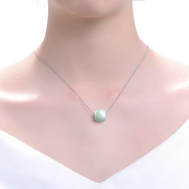 925