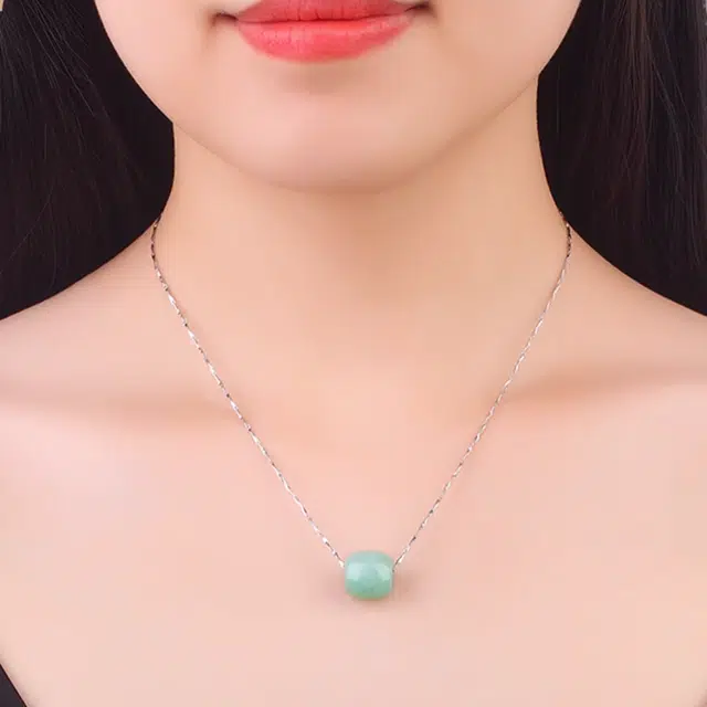 925