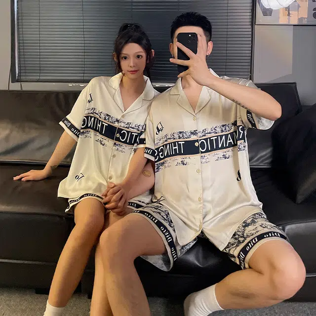 浮光岛屿 简约柔软冰丝凉感高级感短袖短裤家居服舒适亲肤透气可外穿宽松休闲睡衣套装 男女同款