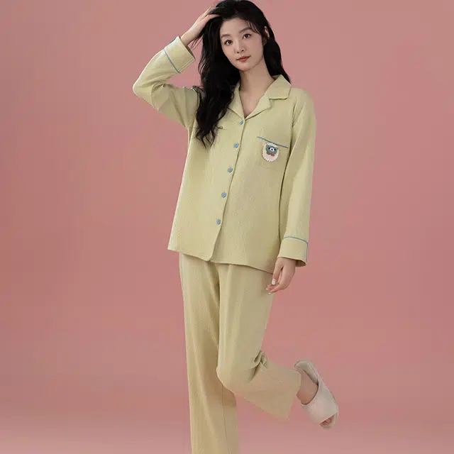 浮光岛屿 简约纯色可爱口袋翻领高级感长袖长裤家居服舒适亲肤透气可外穿休闲睡衣套装 女款 礼盒款 淡黄色