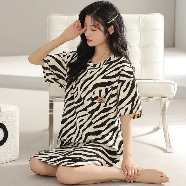 浮光岛屿 简约柔软抽象高级感带胸垫短袖休闲舒适亲肤凉爽透气可外穿家居服睡裙 女款 礼盒装 杏色