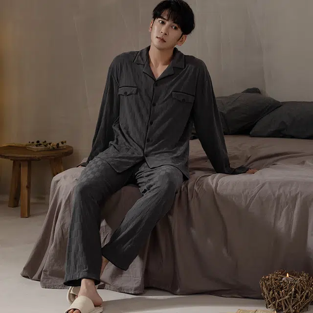 浮光岛屿 简约超柔软提花翻领高级感长袖长裤家居服舒适亲肤透气可外穿宽松休闲睡衣套装 男款 礼盒装 深灰色