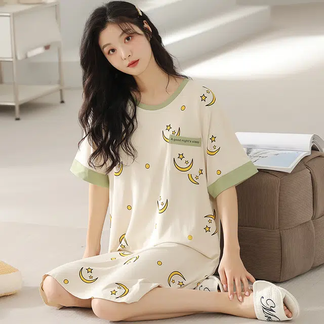 浮光岛屿 简约柔软时尚高级感带胸垫短袖休闲舒适亲肤凉爽透气可外穿家居服睡裙 女款 礼盒装 黄色