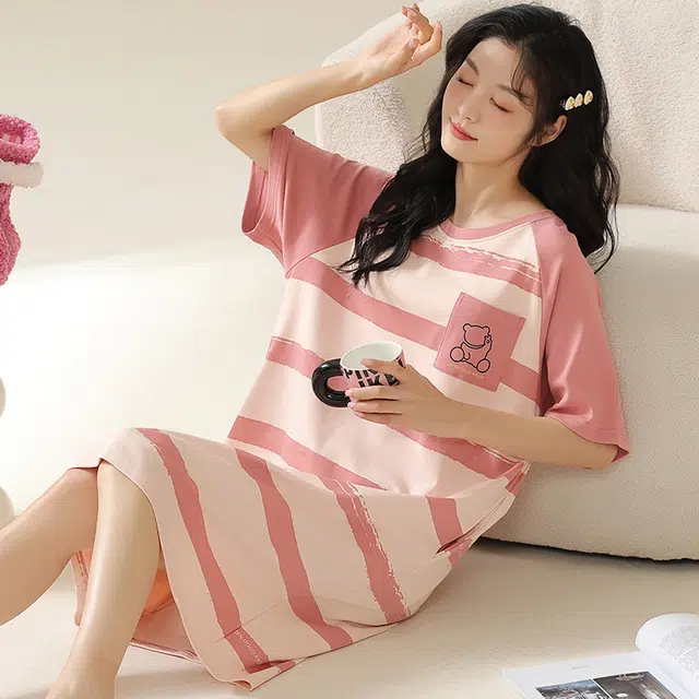 浮光岛屿 简约柔软高级感带胸垫短袖休闲舒适亲肤透气可外穿家居服睡裙 女款 礼盒装 粉红色